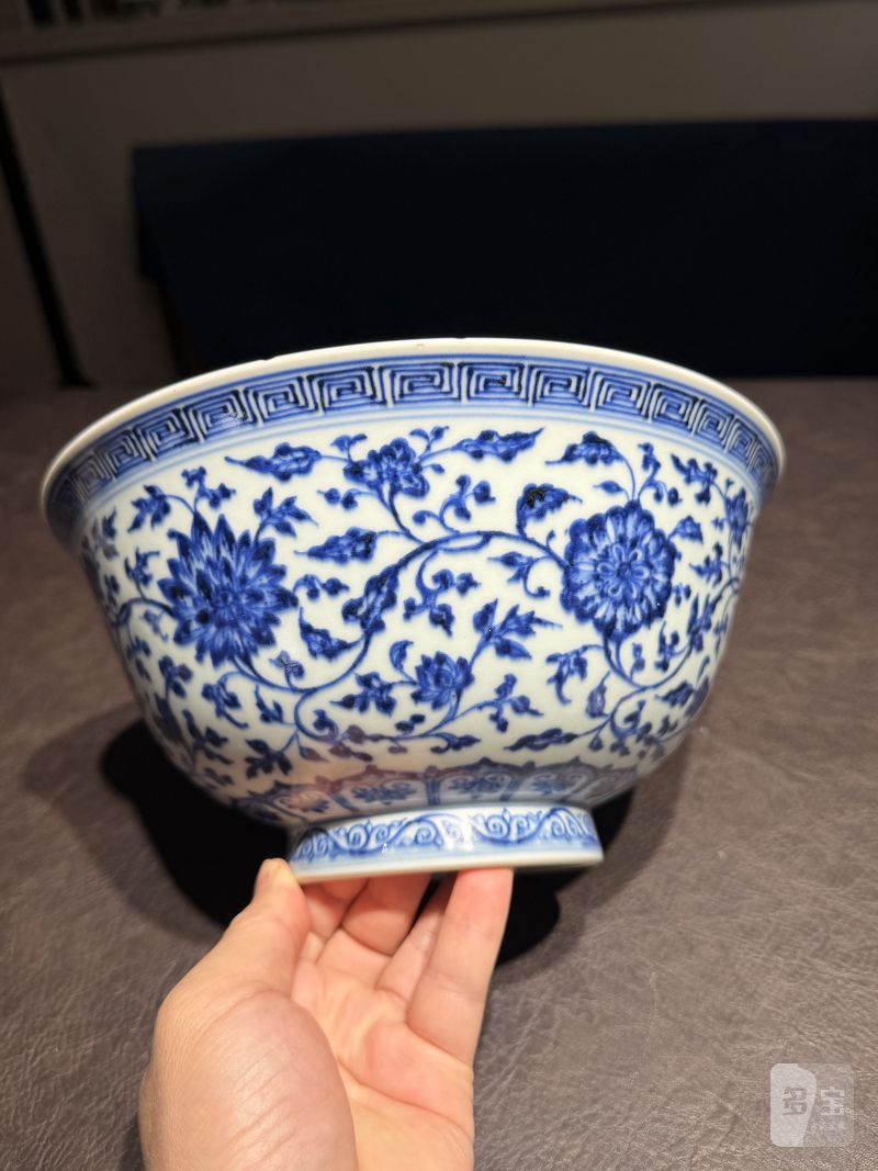 清雍正 青花缠枝莲纹大碗 - 图6